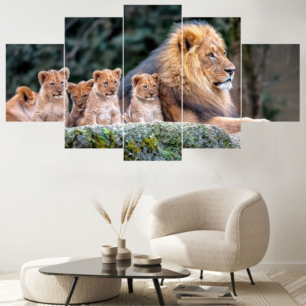 Quadro Decorativo Mosaico Leões e Filhotes no Bosque - Quadros Decorativos para Sala | Display de Festa Infantil